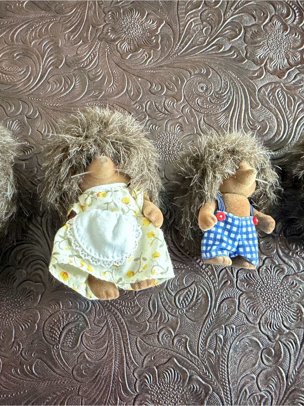 Pickleweeds Hedgehog - Calico Critters family of four in outfits
